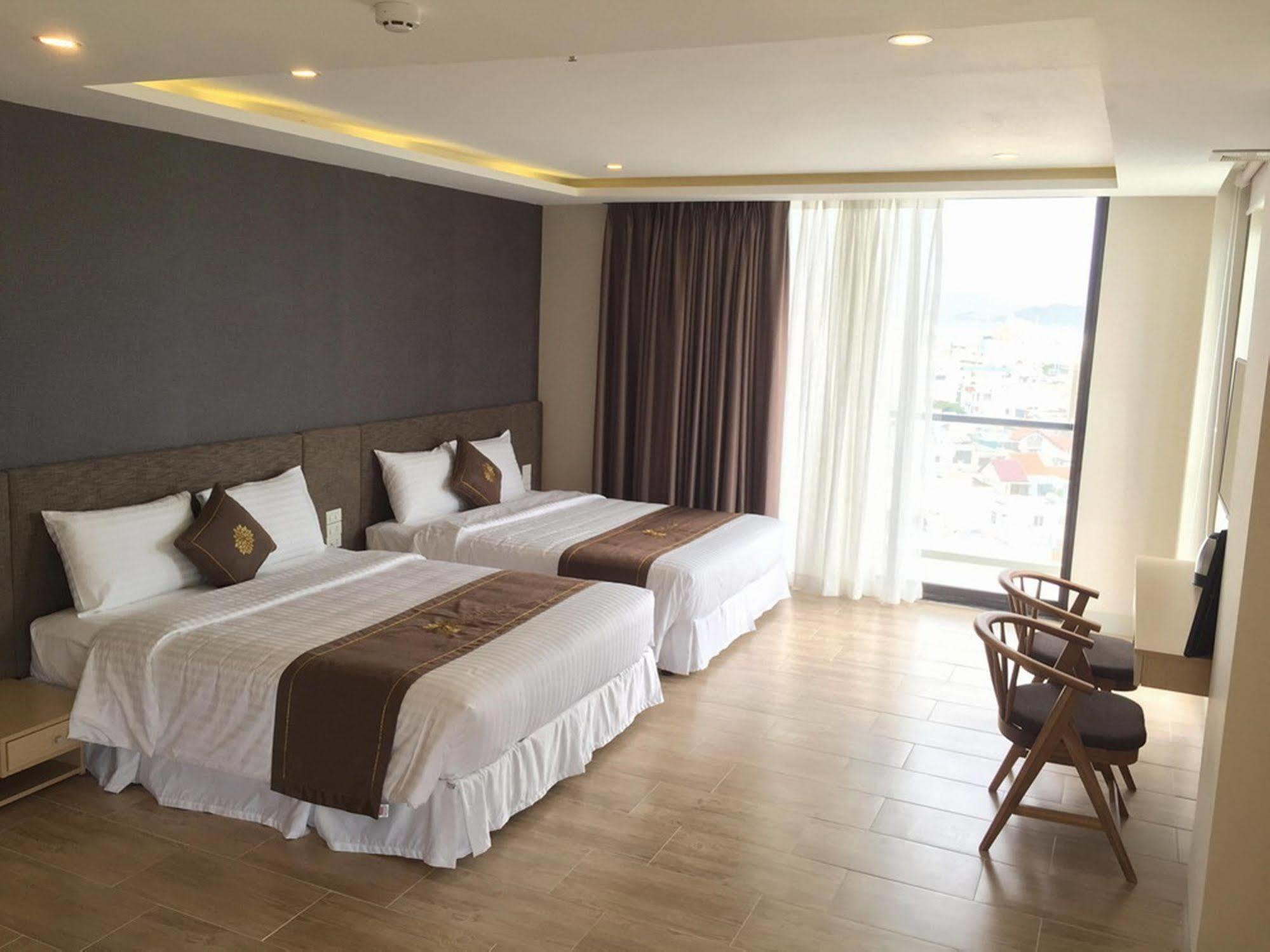 Daisy Hotel Nha Trang Bagian luar foto