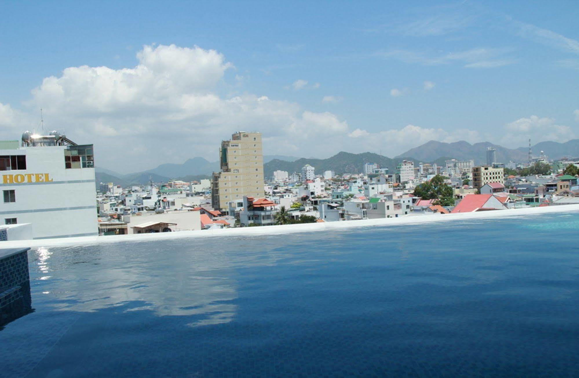 Daisy Hotel Nha Trang Bagian luar foto