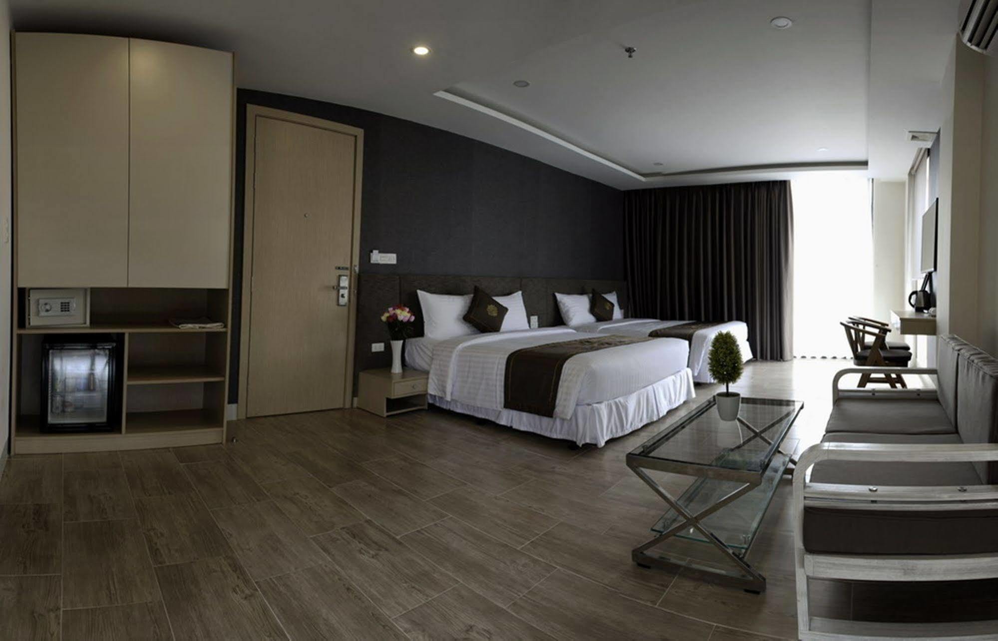 Daisy Hotel Nha Trang Bagian luar foto